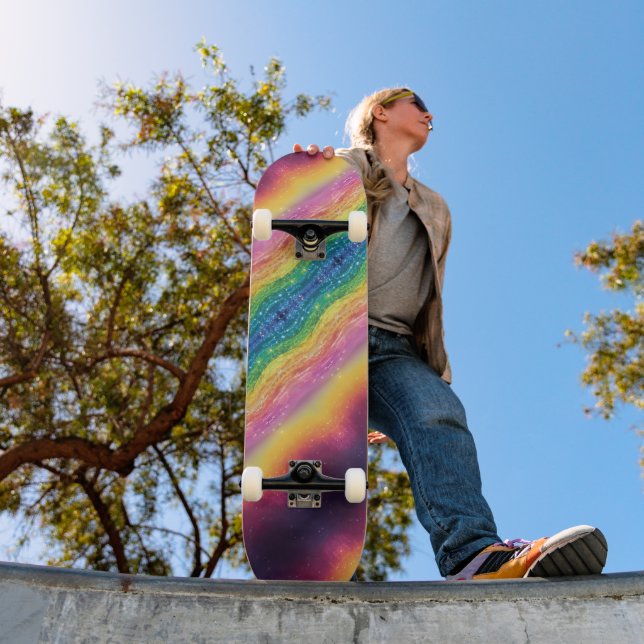 Kosmische Regenbogenenergie, nicht binär, LGBTQ+ Skateboard (Außenbereich 1)