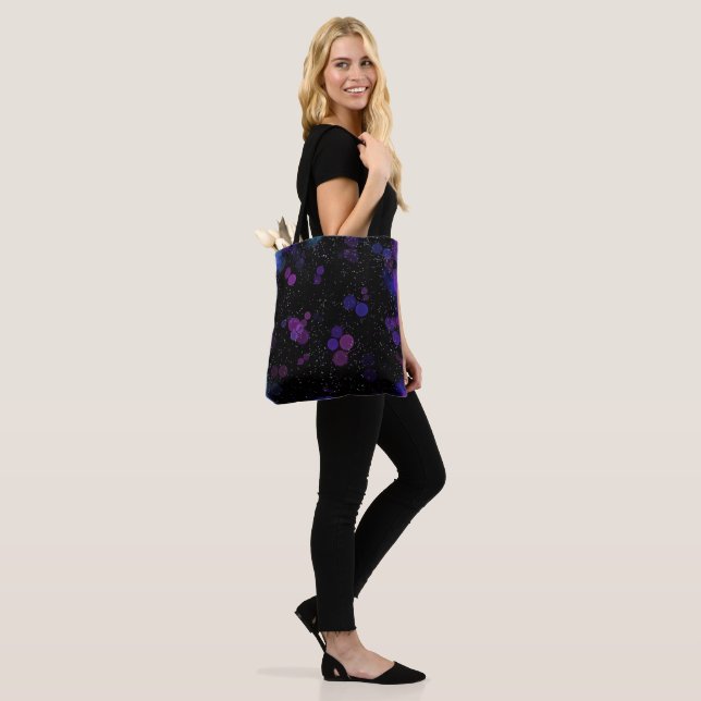 Kosmischer Blasenfluss Tasche (Am Model)