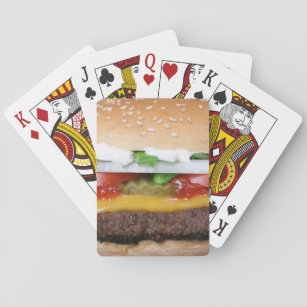 köstlicher Cheeseburger mit Spielkarten