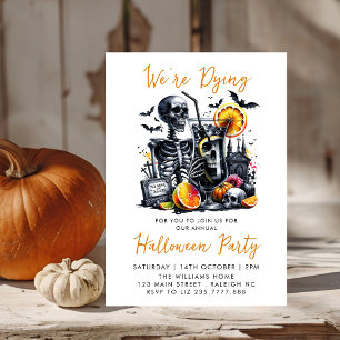 Kostüme und Cocktails Erwachsenes Halloween-Party Einladung
