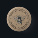 KRAFT APIARY MAGNET 100% PUR DURCH BIEN BUTTON<br><div class="desc">Simuliertes Kraft Logo mit Vintager Honigbiene. Quadrat oder Runde Taste. Ideal für die Werbung für Ihren Namen und Honigprodukte !</div>