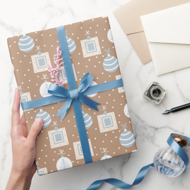 KRAFT BROWN and BLAUE CHRISTMAS ORNAMENTS Geschenkpapier (Schenken)