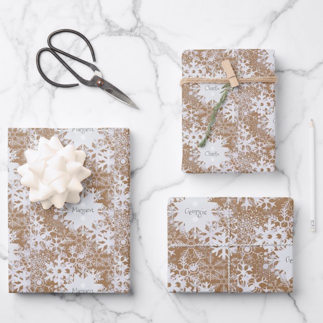 Kraft Snowflakes Personalisiert Drei Namen Winter Geschenkpapier Set (Vorderseite)