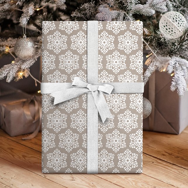 Kraft White Snowflakes Weihnachtsfeiertag Geschenkpapier (Kraft White Snowflakes Christmas Holiday Wrapping Paper)