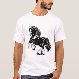 Kraftvolles Shire-Pferd Schwarz-Weiß-Illustration T-Shirt