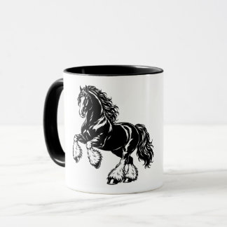 Kraftvolles Shire-Pferd Schwarz-Weiß-Illustration Tasse
