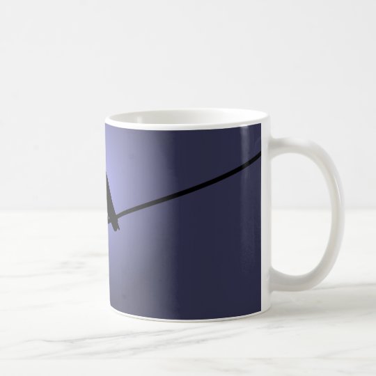 Krähe auf einem Telefon-Draht Kaffeetasse