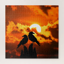 Krähen bei Sonnenuntergang