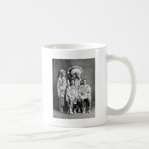 Krähen-indisches Gruppen-Porträt, frühe 1900s Kaffeetasse