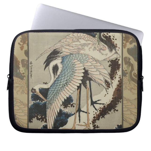 Krane auf einer schneebedeckten Pine Hokusai Laptopschutzhülle (Vorderseite)