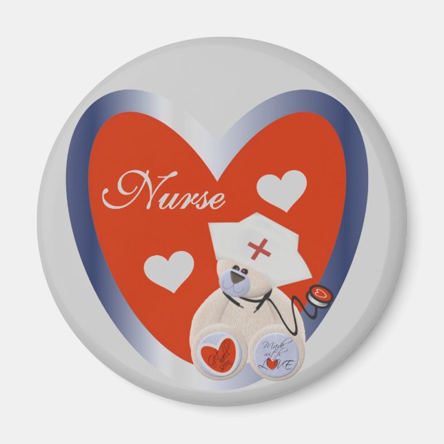 Krankenbär mit Herz-T - Shirt und Geschenken Magnet (Vorne)