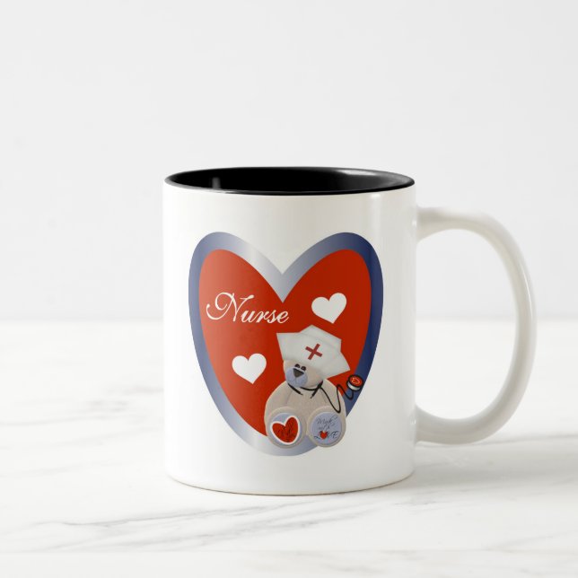 Krankenbär mit Herz-T - Shirt und Geschenken Zweifarbige Tasse (Rechts)