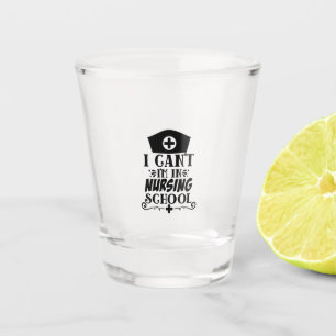 Krankengeschenke, die ich nicht nähren kann schnapsglas