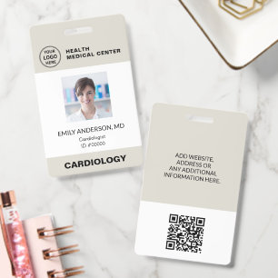 Krankenhausklinik-Arzt-Mitarbeiter-QR-Code-ID-Ausw Ausweis