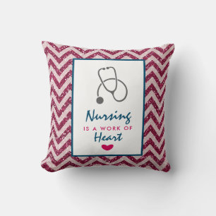 Krankenpflege ist ein Werk von Heart Sprichwort w/ Kissen
