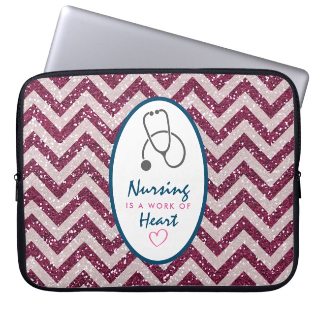 Krankenpflege ist ein Werk von Heart Sprichwort w/ Laptopschutzhülle (Vorderseite)
