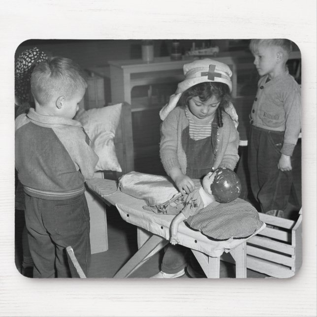 Krankenpflege-Schule: Vierzigerjahre Mousepad (Vorne)