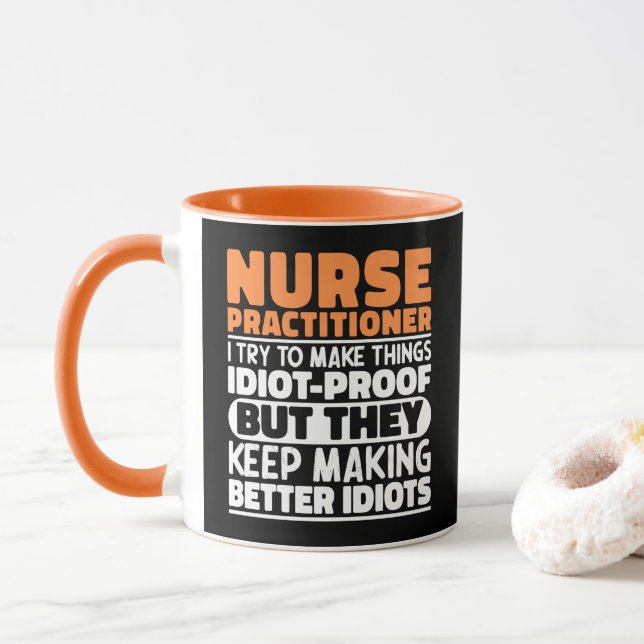 Krankenpfleger Ich versuche, die Dinge Niedlich zu Tasse (Mit Donut)
