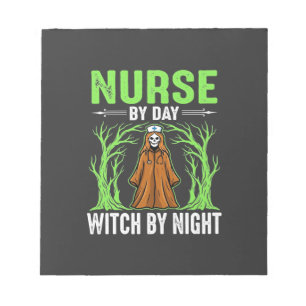 Krankenschwester bei Tag, Hexe bei Nacht Halloween Notizblock