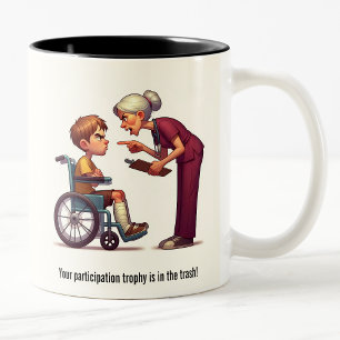 Krankenschwester gegen verunglückte Brat-Showdown Zweifarbige Tasse