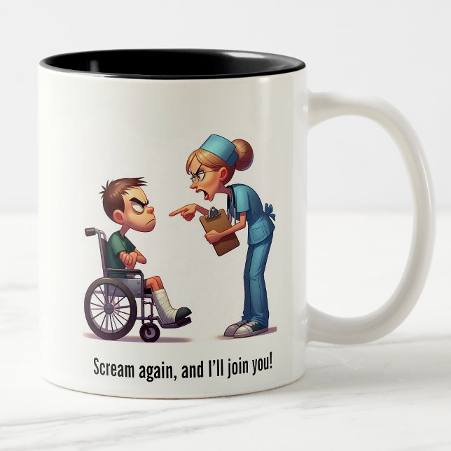 Krankenschwester gegen verunglückte Brat-Showdown Zweifarbige Tasse (Von Creator hochgeladen)
