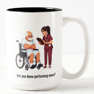Krankenschwester hat es mit einem selbstgerechten  zweifarbige tasse