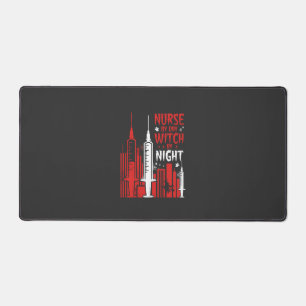 Krankenschwester-Hexen-Halloween-Skyline-Design_1 Schreibtischunterlage