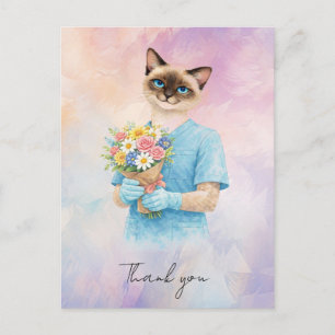 Krankenschwester mit Blumen von der Pflege, um Dan Postkarte