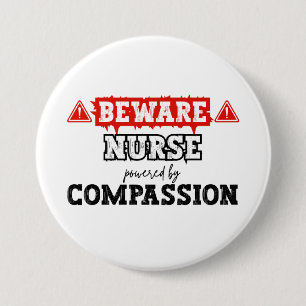Krankenschwester mit Mitgefühl   Krankenpflege und Button