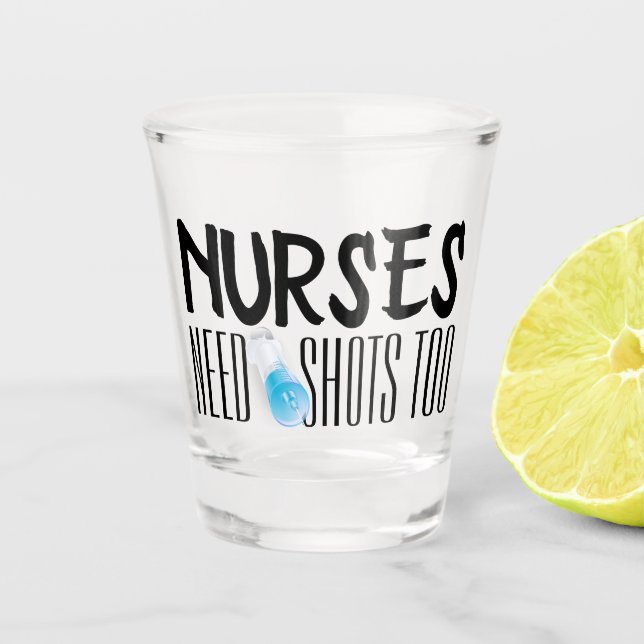Krankenschwestern brauchen Aufnahmen zu Spritze Sp Schnapsglas (Vorderseite)