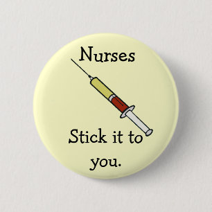Krankenschwestern halten sie an den Knopf Button