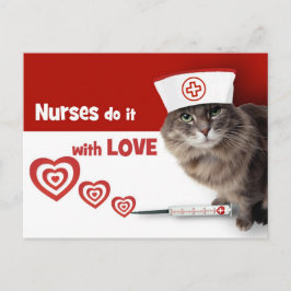 Krankenschwestern machen das mit Liebe. Funny Kitt Postkarte