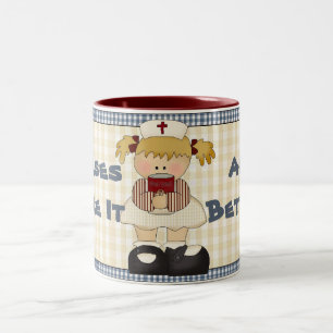 Krankenschwestern machen es zu einer besseren Tass Zweifarbige Tasse