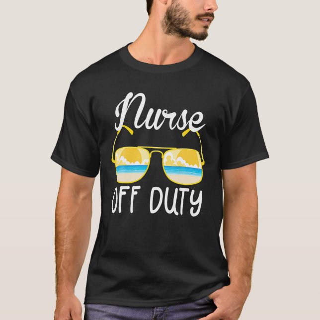 Krankenversicherung 2022 Frühjahrspause Sommerurla T-Shirt (Vorderseite)