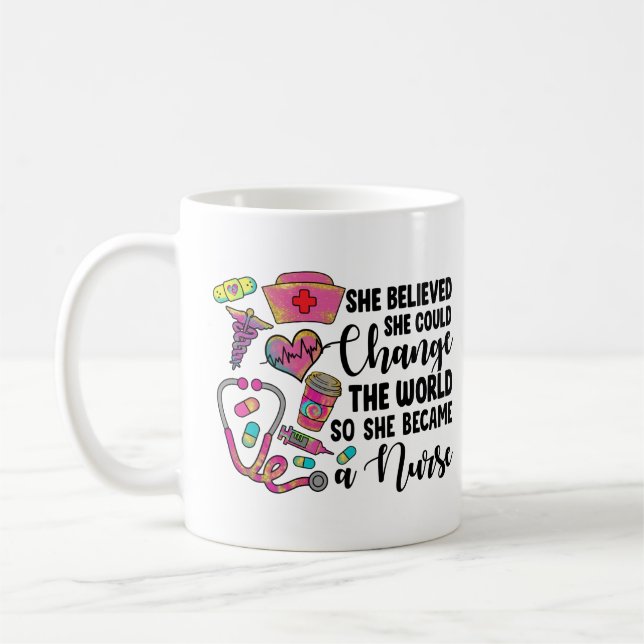 Krankenversicherung verändert die Welt Kaffeetasse (Links)