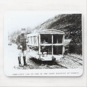 Krankenwagen-Auto auf einer der Kleinbahnen Mousepad