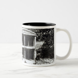 Krankenwagen-Auto auf einer der Kleinbahnen Zweifarbige Tasse