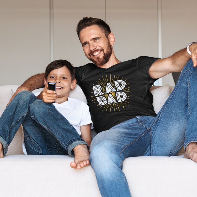 Krasser Vater Kid's Geschenk an Vaterweiße Typogra T-Shirt (Von Creator hochgeladen)