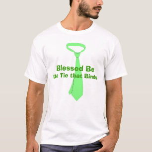 Krawatte, die T - Shirt bindet
