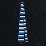 Krawatte mit der Flagge Estlands<br><div class="desc">Fügen Sie eine Touch estnischen Stolz zu Ihrem formalen Kleid mit unserer exklusiven Krawatte mit der Flagge Estlands! Diese Krawatte ist mehr als nur ein modisches Accessoire, sie ist eine Feier der nationalen Identität und kulturellen Eleganz Estlands. Das raffinierte Design zeigt die ikonische estnische Flagge und macht diese Krawatte zu...</div>