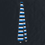 Krawatte mit der Flagge Estlands<br><div class="desc">Fügen Sie eine Touch estnischen Stolz zu Ihrem formalen Kleid mit unserer exklusiven Krawatte mit der Flagge Estlands! Diese Krawatte ist mehr als nur ein modisches Accessoire, sie ist eine Feier der nationalen Identität und kulturellen Eleganz Estlands. Das raffinierte Design zeigt die ikonische estnische Flagge und macht diese Krawatte zu...</div>