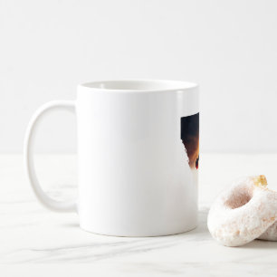 Kreatives Basketballdesign - Spieler, Schuhe und B Kaffeetasse
