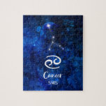 Krebs Zodiac Constellation Blue Galaxy Monogramm<br><div class="desc">Cancer Zodiac Constellation Blue Galaxy Monogram Design. Mit trendigem Pinsel Script-Schriftart, dunkelblauem Himmelswasserhintergrund, leuchtender Sternkonstellation und dem Crab-Symbol. Modernes Astrologisches Geburtszeichen Horoskop, ist perfekt für jeden Krebs Geburtstag vom 21. Juni bis 20. Juli! Mit optionalen Mit Monogramm Anfangsbuchstaben (oder Leerzeichen verlassen). Ein tolles Geschenk für Junge und Mädchen, Familienmitglieder, Teens,...</div>