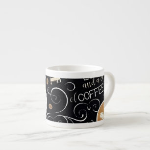 Kreidetafel-Coffee-Shop-Typografie & Espresso-Kuns Espressotasse