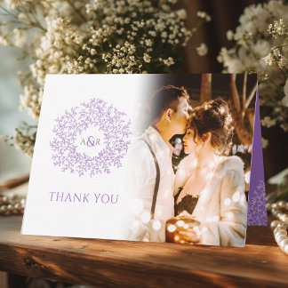 Kreis aus Blättern Monogramm lila Hochzeitsfotos Dankeskarte