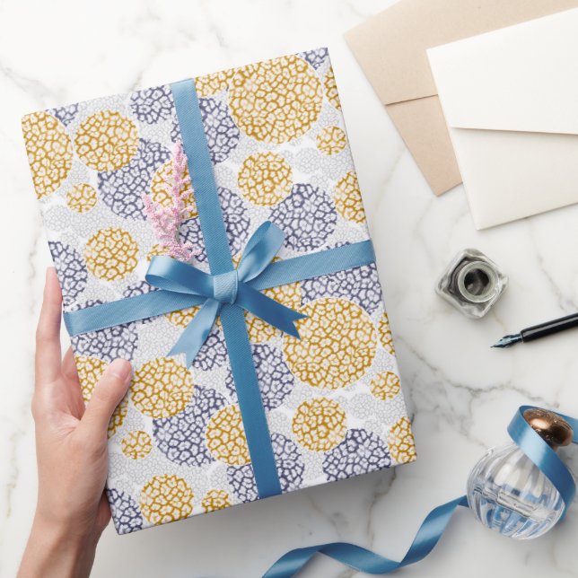 Kreise mit gelber und blauer Leopardenfarbe Geschenkpapier (Schenken)