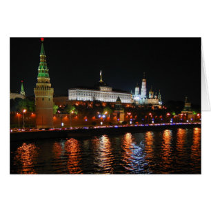 Kreml-Lichter, die von Moskau reflektieren