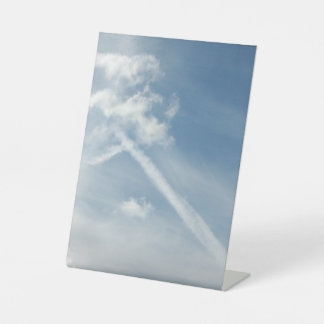 Kreuz unter Wolken Foto Sockelschild