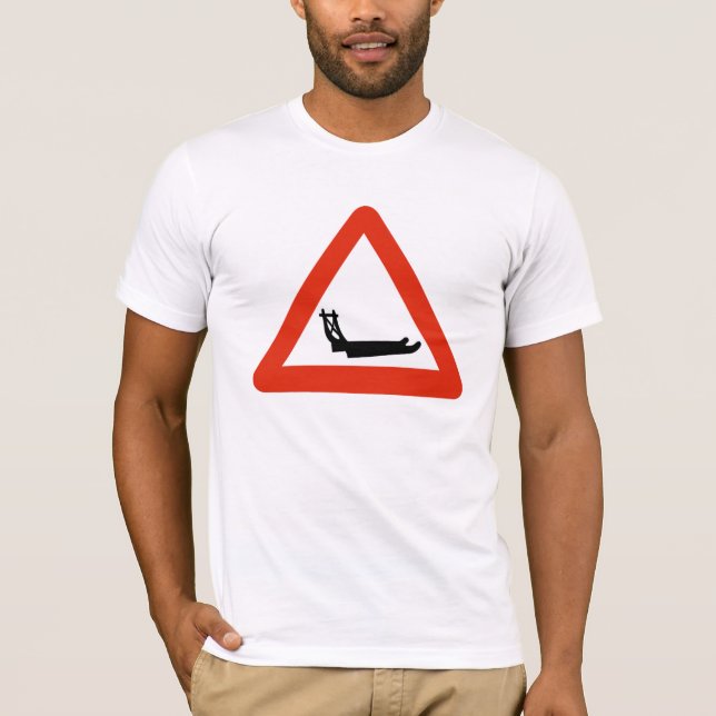 Kreuzende Hundeschlitten, Verkehrszeichen, T-Shirt (Vorderseite)