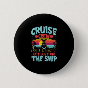 Kreuzfahrtbesatzung, die sich auf dem Schiff am wa Button